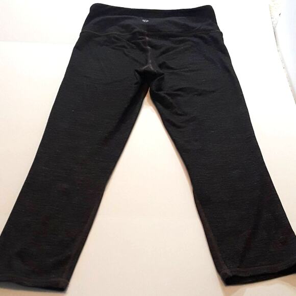 Athleta Sz XS Gray Chaturanga Capri leggings - Picture 2 of 12